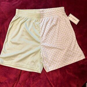 NO comments‎ knew length shorts nwt